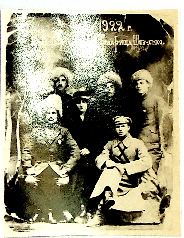 02769, Штаб парт.группы Шевченко. Шевченко - слева в первом ряду (5).jpg
